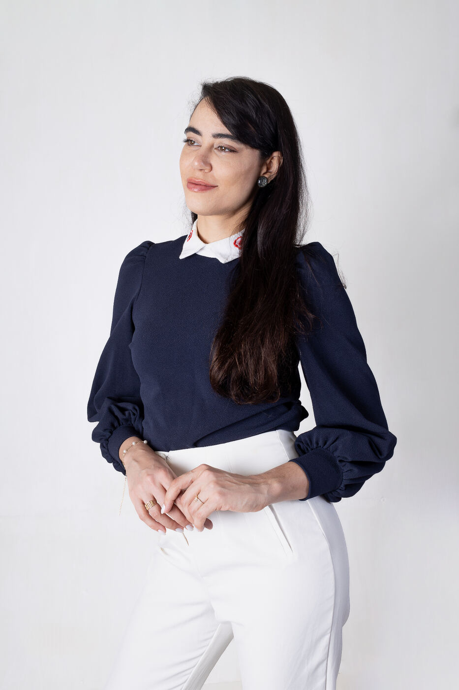 Dra. Andrea Cabral — retrato